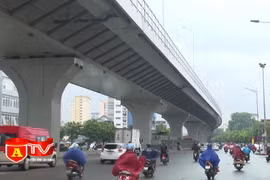 Vì sao tuyến đường Trường Chinh sau khi mở rộng, ngày càng tắc?