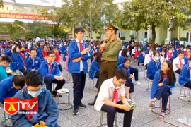 Tuyên truyền phổ biến pháp luật và hướng dẫn học sinh sử dụng mạng xã hội an toàn
