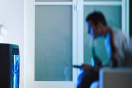 Chồng sốc nặng khi vợ "chết" hai năm bỗng xuất hiện trên tivi