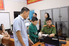 Hà Nội thu nhận 4.532 hồ sơ trong ngày đầu tiên triển khai cấp Thẻ căn cước