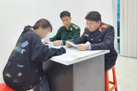 Bé gái 12 tuổi bị mẹ đẻ và bà ngoại ép bán sang Trung Quốc