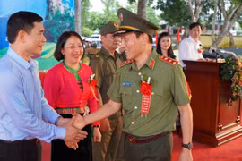 Nêu cao tinh thần trách nhiệm, bảo vệ an ninh, an toàn cuộc sống của nhân dân