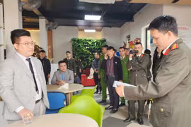 Khởi tố Tổng Giám đốc Công ty cổ phần Triệu nụ cười về các tội 'Lừa đảo' và 'Tàng trữ tiền giả'