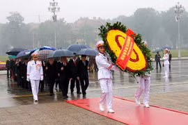 Lãnh đạo Đảng, Nhà nước, Quốc hội, Chính phủ vào Lăng viếng Chủ tịch Hồ Chí Minh
