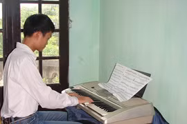 Xem chàng thủ khoa đa tài chào "Tạm biệt"