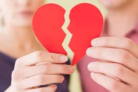 Lý do không nên làm bạn với người cũ
