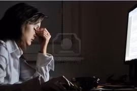 Làm việc ca đêm làm tăng nguy cơ ung thư buồng trứng
