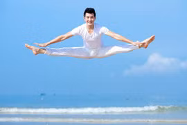 Ca sĩ Phi Hùng tiết lộ cơ duyên 12 năm gắn bó với nghề múa 