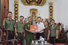 Tri ân nguyên lãnh đạo và gia đình cán bộ dịp 80 năm truyền thống lực lượng An ninh nhân dân