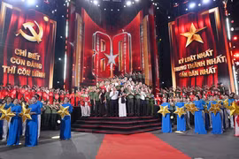 Gala "Tổ quốc bình yên", vạn người xúc động nghe chuyện đời người chiến sĩ An ninh 