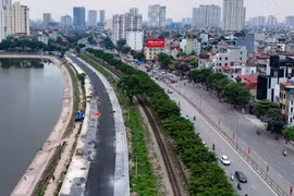 Tận mắt tuyến đường ven hồ mới hoàn thành giúp giảm ùn tắc cửa ngõ phía Nam Thủ đô
