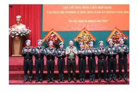 Thêm 9 sĩ quan Công an nhân dân nhận quyết định lên đường làm nhiệm vụ gìn giữ hòa bình tại Nam Sudan