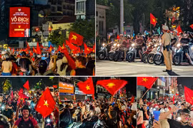 Biển người đổ ra đường mừng chiến thắng, Công an Hà Nội lặng thầm giữ nhịp bình yên