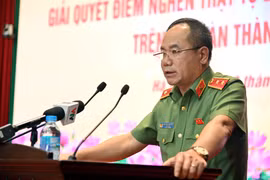 Trung tướng Nguyễn Thanh Tùng - Giám đốc CATP Hà Nội: 'Thước đo lớn nhất là chính người dân phê bình người vi phạm văn minh đô thị'