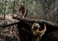 Cận cảnh tiền tuyến khốc liệt trong cuộc xung đột Nga - Ukraine