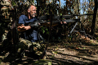 Cận cảnh tiền tuyến khốc liệt trong cuộc xung đột Nga - Ukraine