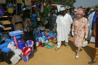 Hình ảnh hiếm về những chuyến công du nước ngoài của Nữ hoàng Anh Elizabeth II