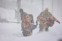 Người dân New York vật lộn trong trận bão tuyết lớn nhất năm 