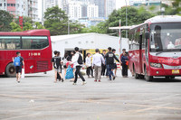 Người dân ùn ùn trở lại Thủ đô sau kỳ nghỉ lễ kéo dài