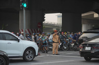 Người dân ùn ùn trở lại Thủ đô sau kỳ nghỉ lễ kéo dài