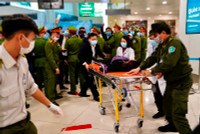 Hành khách gây rối trật tự công cộng tại sân bay Nội Bài sẽ bị khống chế như thế nào?