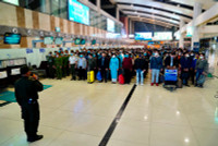 Hành khách gây rối trật tự công cộng tại sân bay Nội Bài sẽ bị khống chế như thế nào?