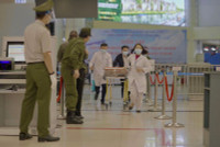 Hành khách gây rối trật tự công cộng tại sân bay Nội Bài sẽ bị khống chế như thế nào?