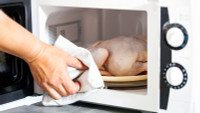 Loại thực phẩm bạn tuyệt đối không được cho vào lò vi sóng