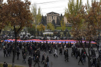 [ẢNH] Phe đối lập Armenia bắt đầu tấn công trụ sở chính phủ ở Yerevan