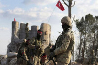 [ẢNH]: Sợ bị mất Ain Issa, SDF chuẩn bị bàn giao thị trấn chiến lược cho Nga và Syria?