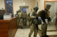 [ẢNH] Tổng thống Trump tìm phương án đáp trả vụ đại sứ quán bị tấn công