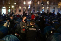 [ẢNH]: Hàng trăm người biểu tình ở Paris sau khi trại di cư bị cảnh sát phá dỡ