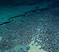 Kim loại dưới đáy biển tự sản sinh oxy ở độ sâu 4.000 m 