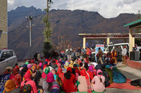 Nhiều vết nứt bí ẩn xuất hiện tại thị trấn hành hương nổi tiếng trên dãy Himalaya 