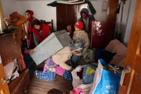 Nhiều vết nứt bí ẩn xuất hiện tại thị trấn hành hương nổi tiếng trên dãy Himalaya 