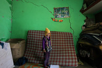 Nhiều vết nứt bí ẩn xuất hiện tại thị trấn hành hương nổi tiếng trên dãy Himalaya 