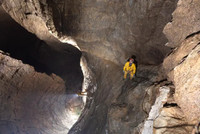 Cận cảnh cuộc giải cứu thành công nhà thám hiểm Mỹ mắc kẹt ở độ sâu 1.000m