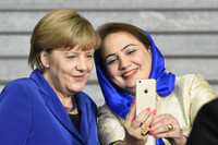 [ẢNH] Những khoảnh khắc đáng nhớ về bà Merkel trong 16 năm làm Thủ tướng Đức