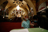 [ẢNH] Những điểm tiêm chủng vaccine ngừa Covid-19 khác lạ trên thế giới