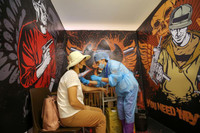 [ẢNH] Những điểm tiêm chủng vaccine ngừa Covid-19 khác lạ trên thế giới