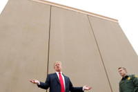 [ẢNH] Bất ngờ với “nghĩa địa” vật liệu xây tường biên giới Mỹ - Mexico