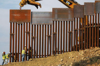 [ẢNH] Bất ngờ với “nghĩa địa” vật liệu xây tường biên giới Mỹ - Mexico