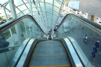 Người dân háo hức trải nghiệm tàu metro Nhổn- Ga Hà Nội ngày đầu vận hành