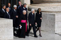 Hình ảnh các nhà lãnh đạo thế giới tham dự lễ tang Giáo hoàng Francis