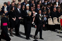 Hình ảnh các nhà lãnh đạo thế giới tham dự lễ tang Giáo hoàng Francis