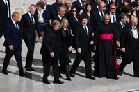 Hình ảnh các nhà lãnh đạo thế giới tham dự lễ tang Giáo hoàng Francis