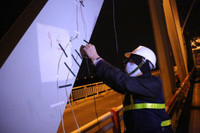 Xem kiểm nghiệm từ chiếc ốc vít để sửa tổng thể cầu Chương Dương 36 năm tuổi