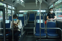 Hình ảnh xe buýt Hà Nội lăn bánh sau nhiều tháng “đắp chiếu”