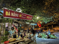 Ấm lòng từ những chiếc bánh nghĩa tình được gửi tới bà con vùng lũ