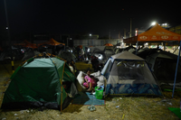 Mất nhà, mất người thân, người dân Myanmar đang xoay sở từng ngày sau trận động đất